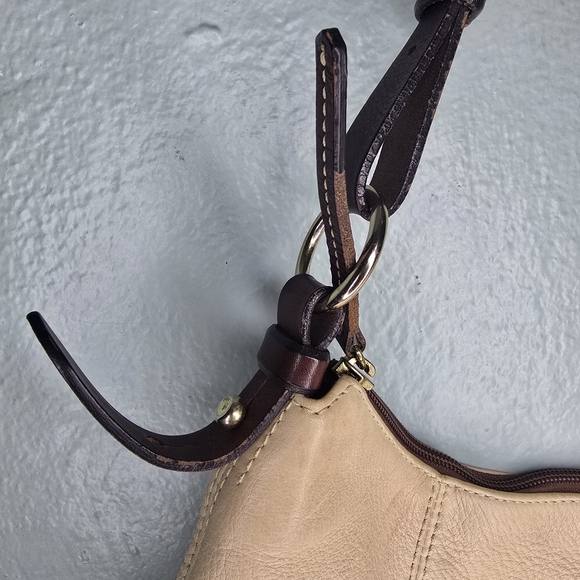 Dooney &handles! Hobo Cream Leather Hand or Shoulder Purse Adjustable Strap - Picture 6 of 15